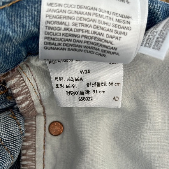 VINTAGE LEVIS CUT OFF SHORTS SIZE 26 *GORGEOUS DISTRESSING * BUTTON FLY - Picture 6 of 7